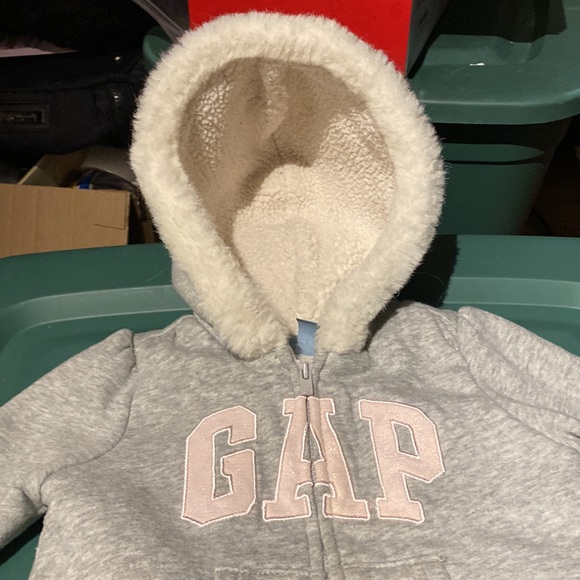 GAP Grey Sherpa Fleece Hoodie!!! 12-18 months… warm & cozy!!! - Picture 2 of 9